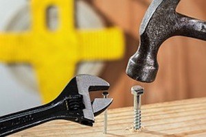 How to make good decisions - photo of hammer and nail